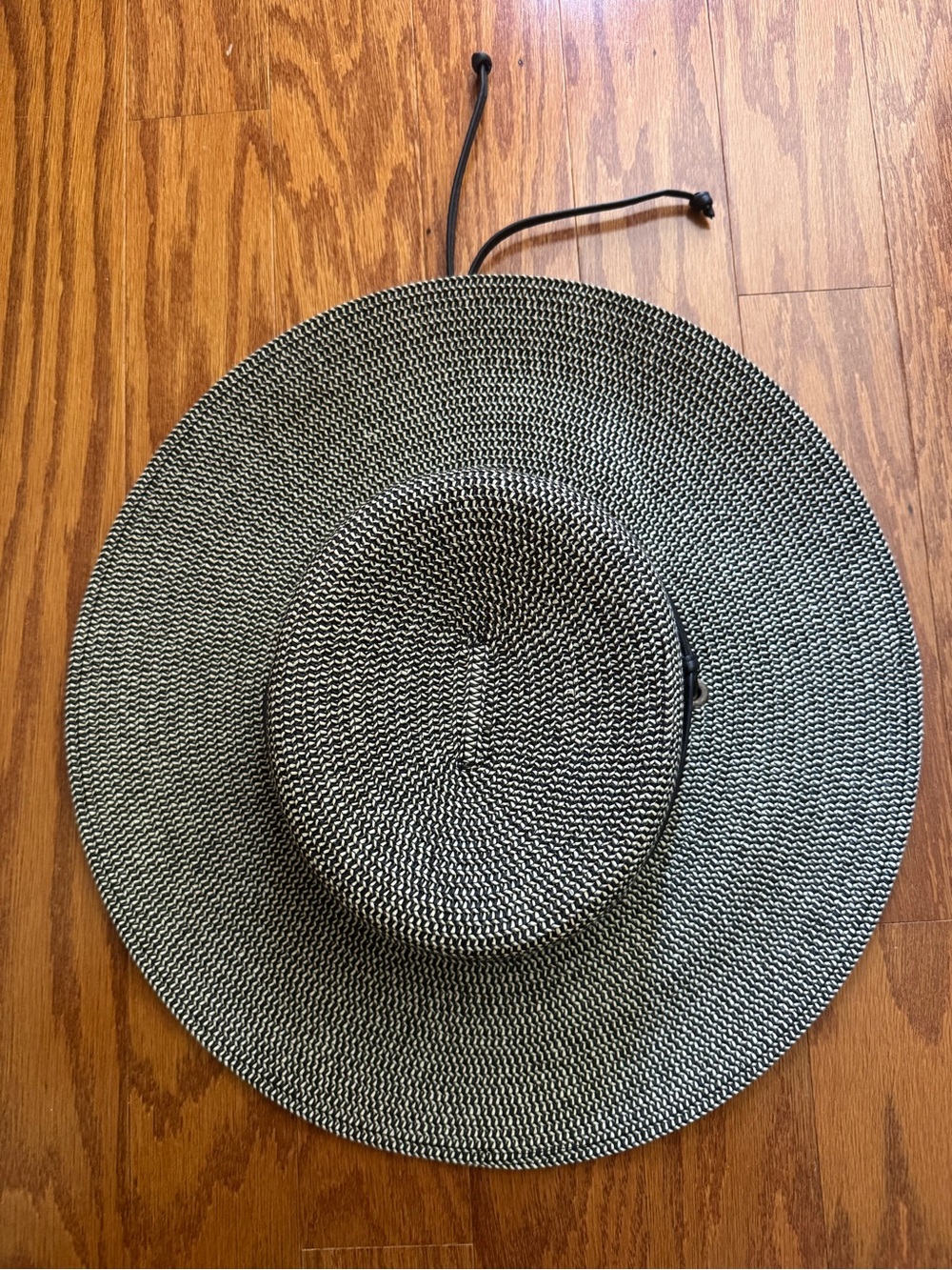 Sloggers wide brimmed  Black & Cream Woven Sun Hat with wind lanyard UPF50